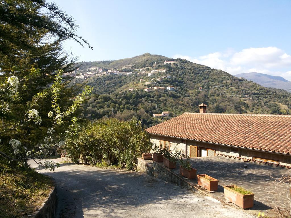 Agriturismo La Mancosa ปอลลิกา ภายนอก รูปภาพ